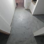 Aplicación de microcemento suelos